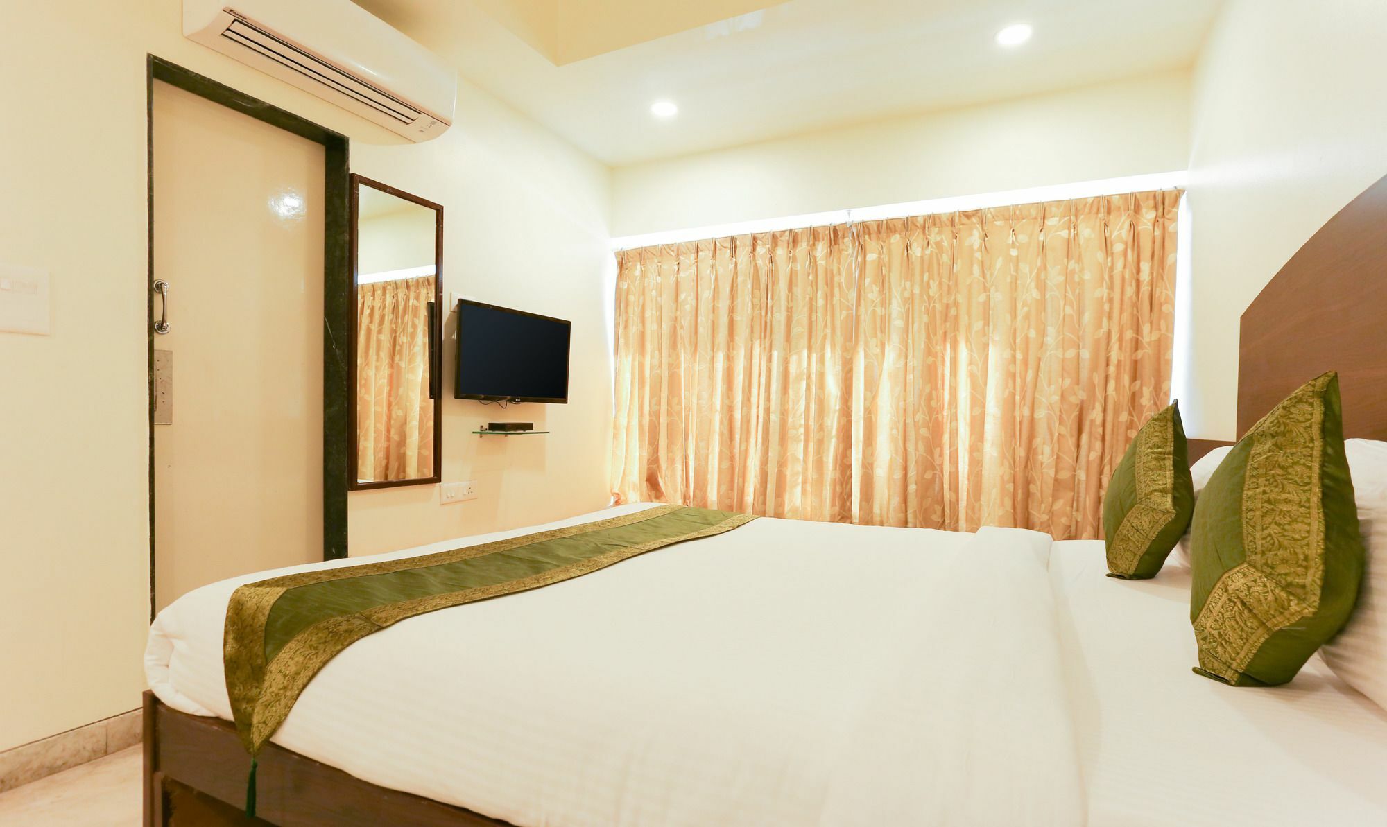 Itsy Hotels Hill View Ex Poona Buitenkant foto
