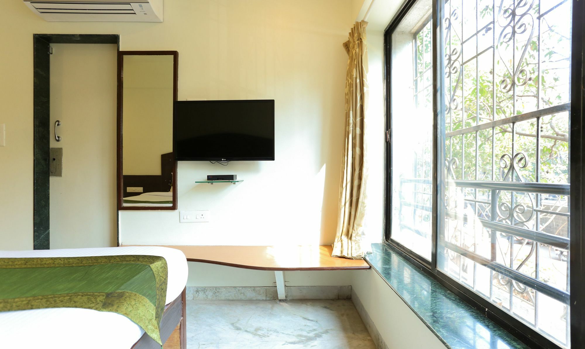 Itsy Hotels Hill View Ex Poona Buitenkant foto
