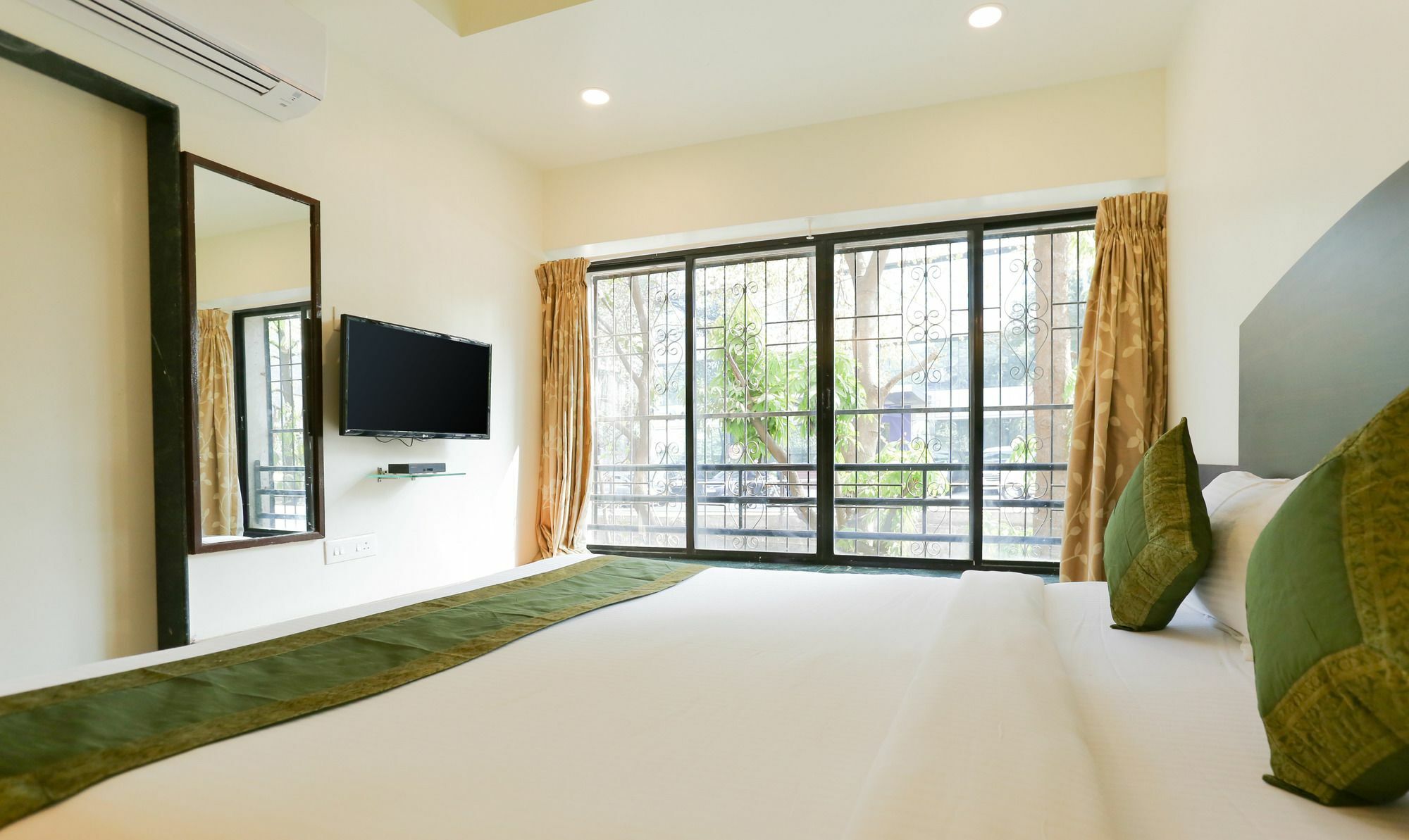 Itsy Hotels Hill View Ex Poona Buitenkant foto