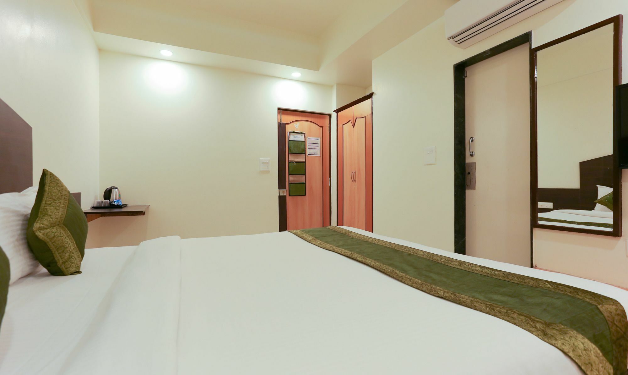 Itsy Hotels Hill View Ex Poona Buitenkant foto