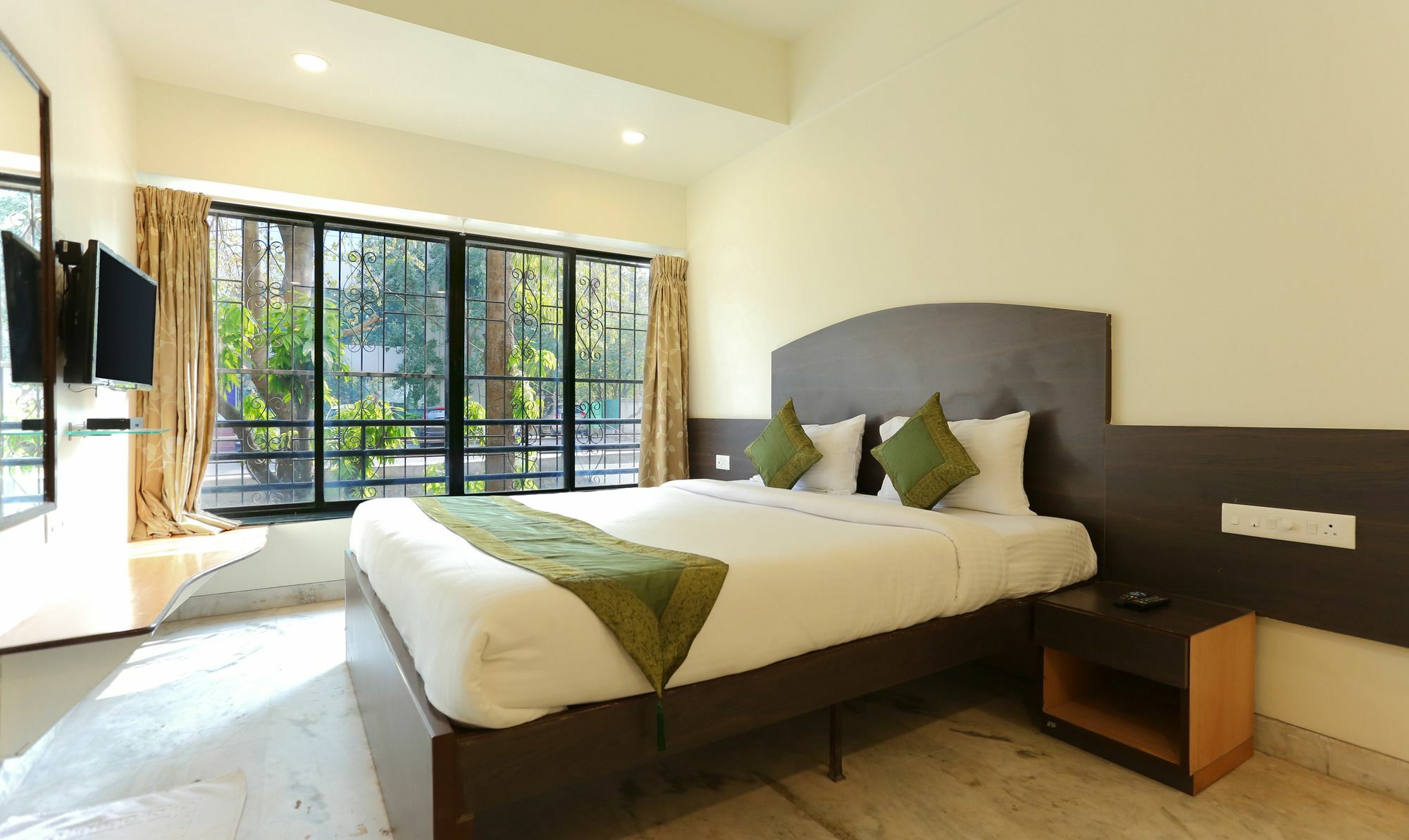 Itsy Hotels Hill View Ex Poona Buitenkant foto